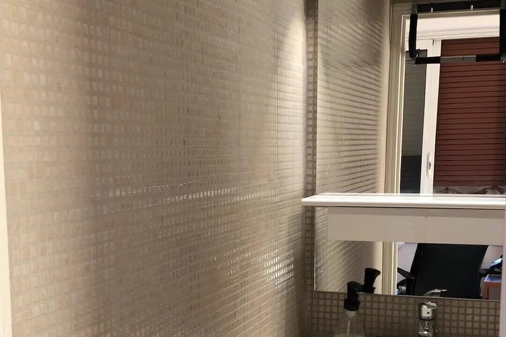 Photo of Bathroom in Faubourg-du-Roule