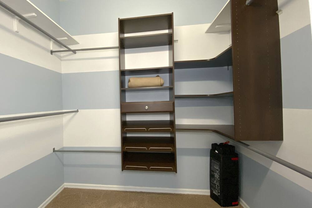 Photo of Bedroom in Crescent Lakes