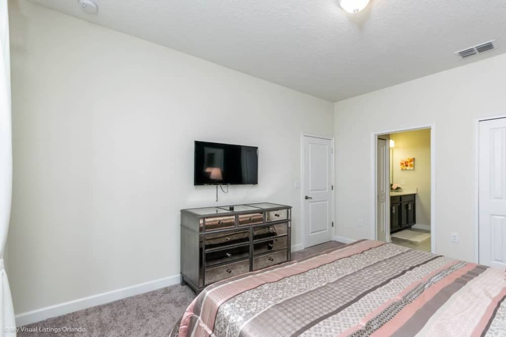 Photo of Bedroom in Davenport