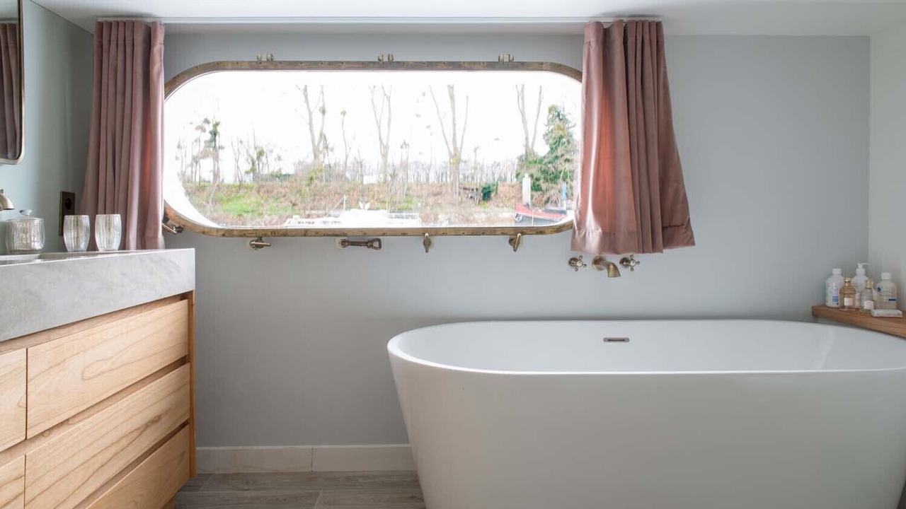 Photo of Bathroom in Puteaux