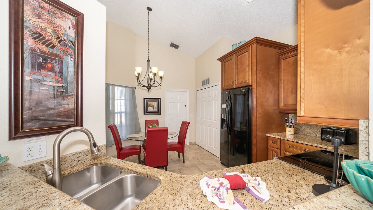 Photo of Kitchen in Crescent Lakes