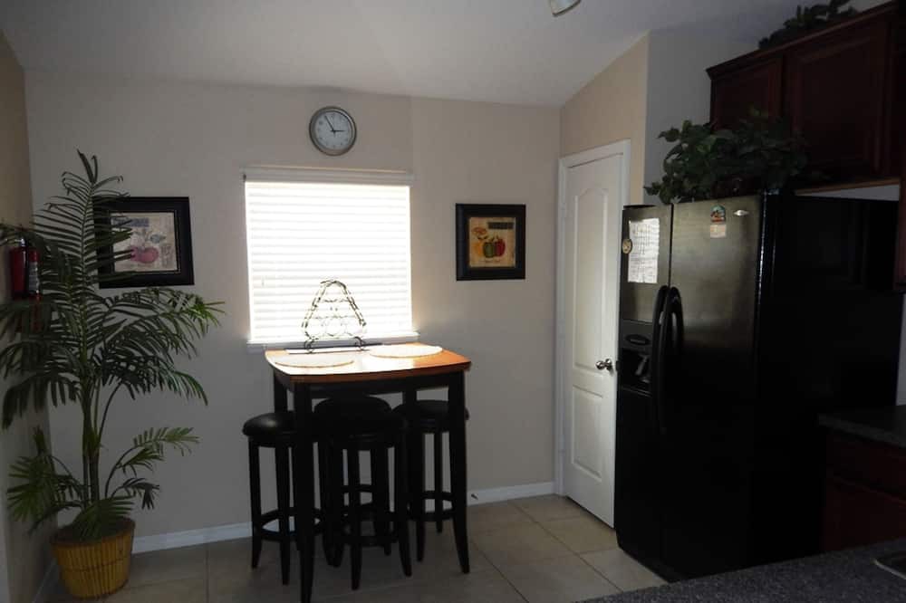 Photo of Kitchen in Sandy Ridge