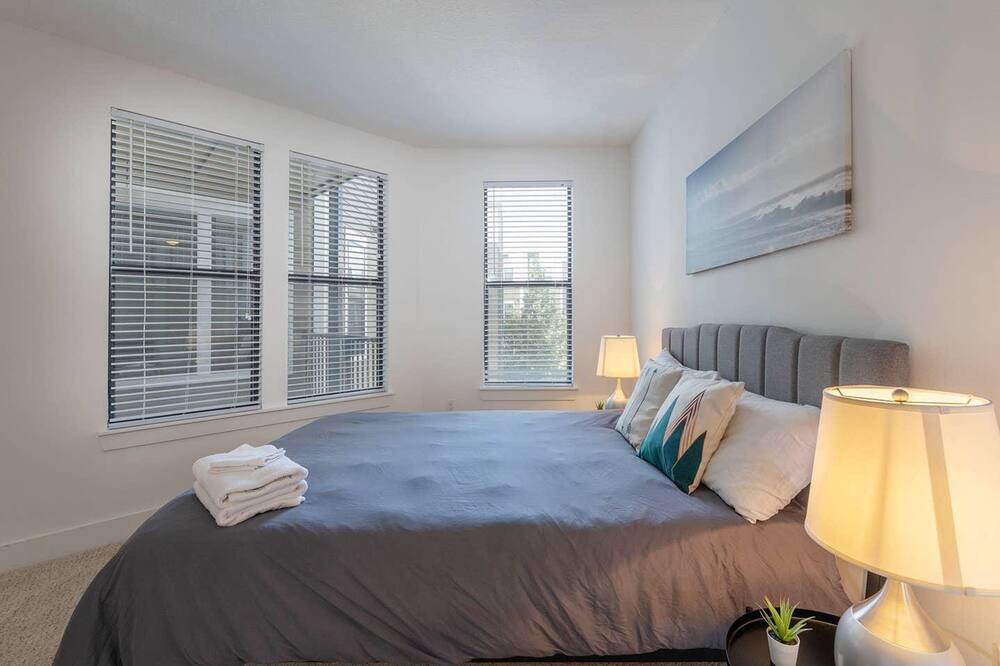 Photo of Bedroom in North Hyde Park