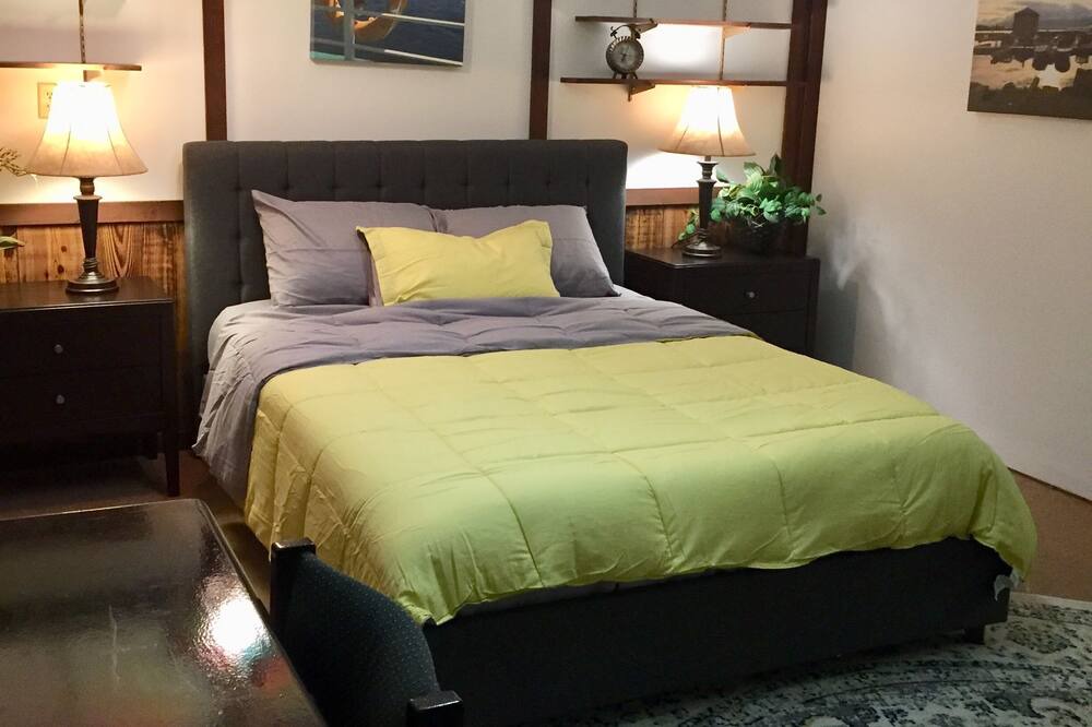 Photo of Bedroom in Bayridge West