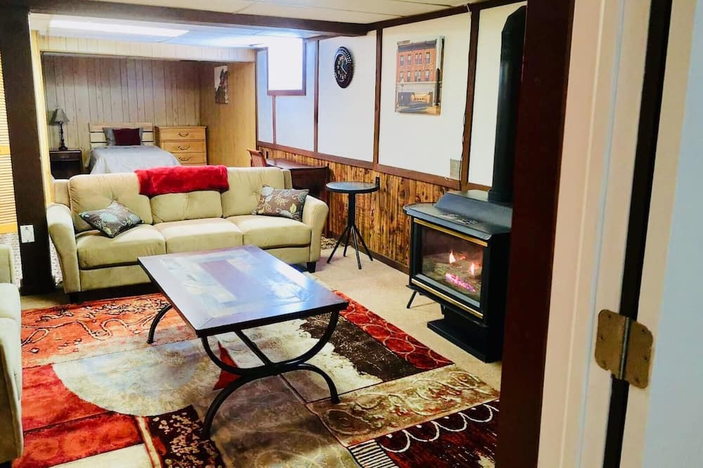 Photo of Livingroom in Bayridge West