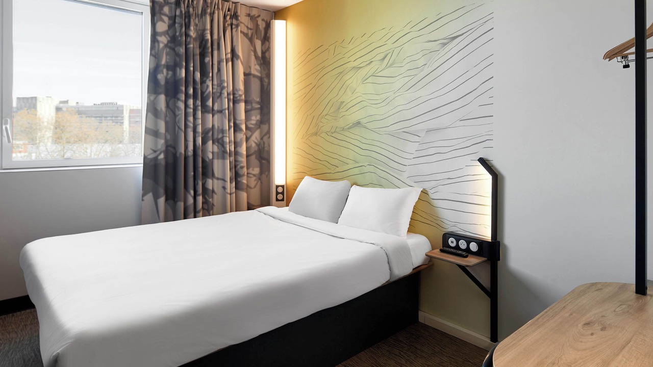 Photo of Bedroom in Saint-Denis
