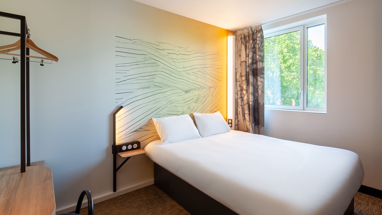 Photo of Bedroom in Saint-Denis