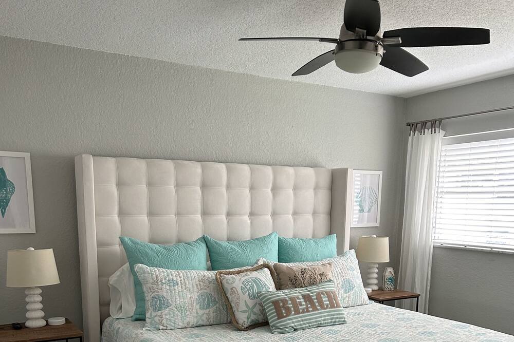 Photo of Bedroom in Yacht Club