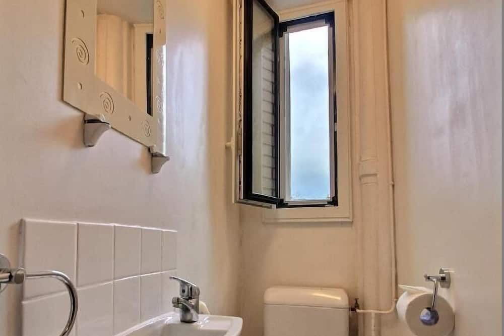 Photo of Bathroom in Latin