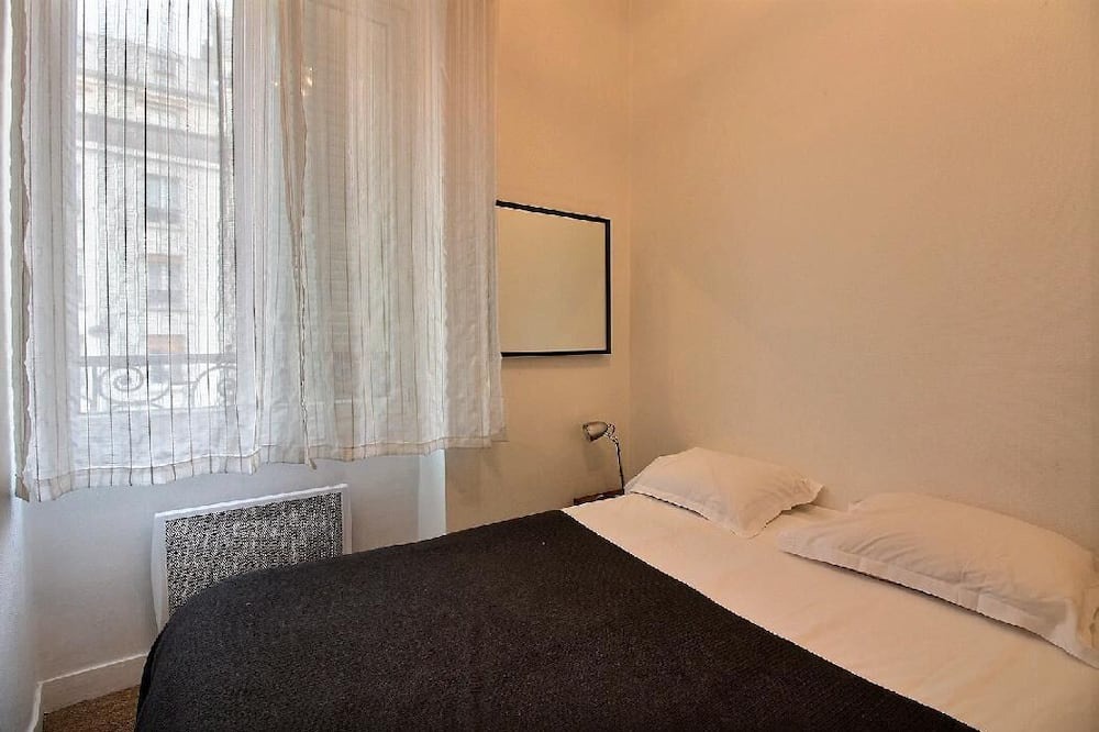 Photo of Bedroom in 5th Arrondissement