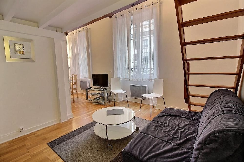Photo of Bedroom in 5th Arrondissement