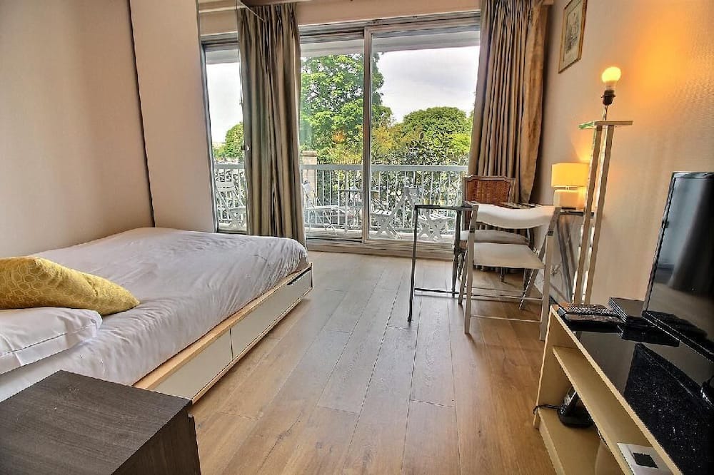 Photo of Bedroom in Notre-Dame-des-Champs