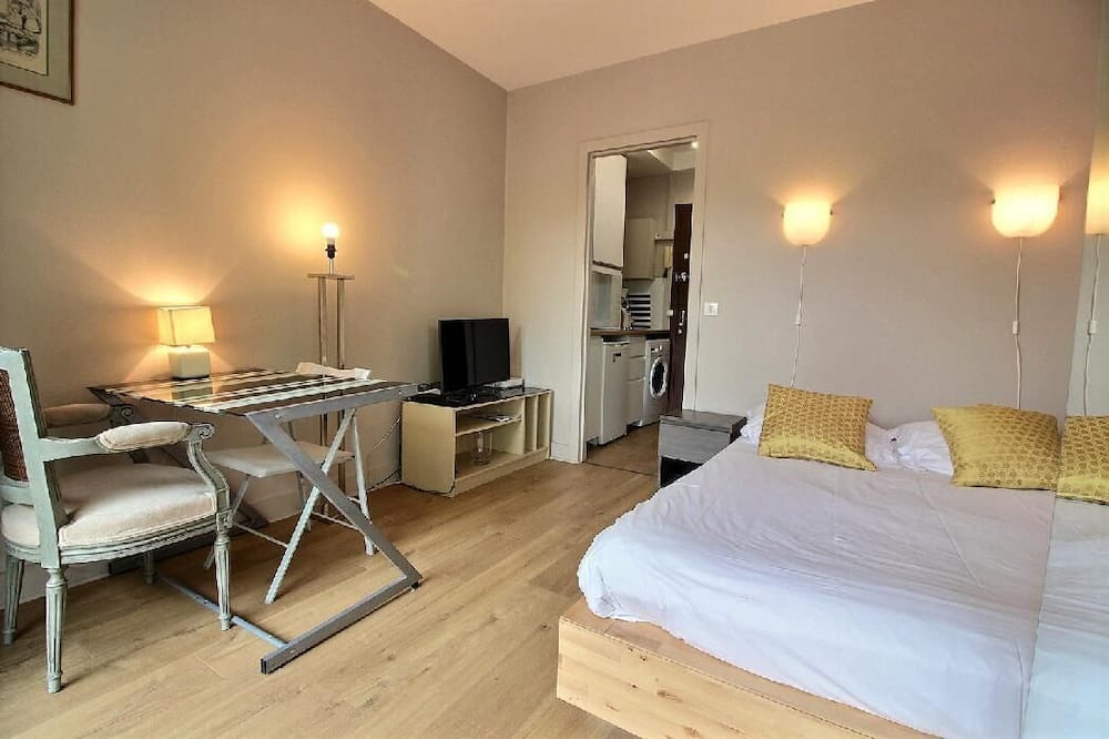 Photo of Bedroom in Notre-Dame-des-Champs