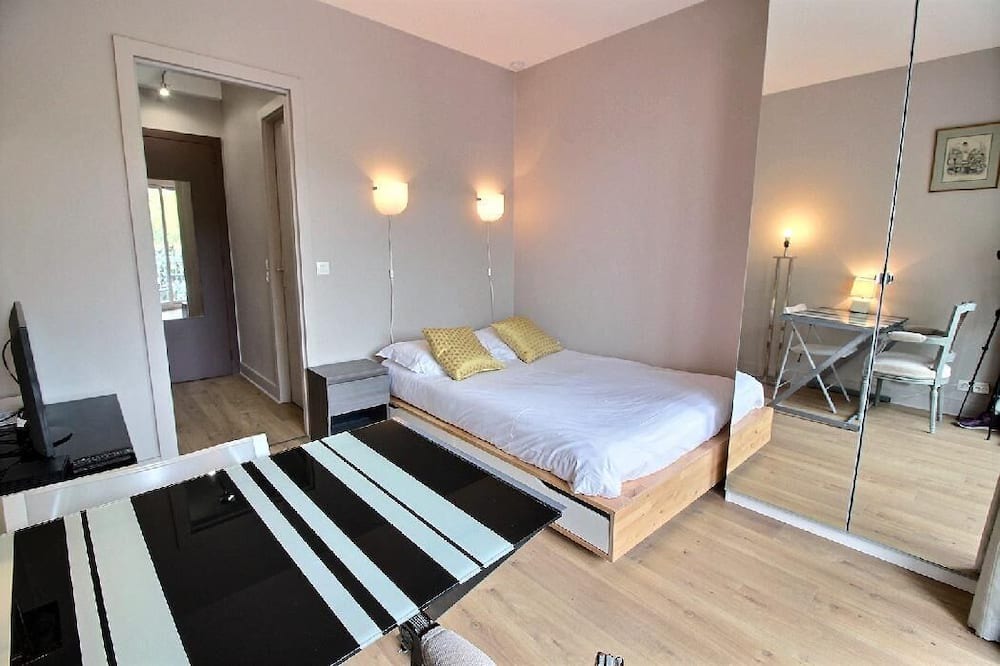 Photo of Bedroom in Notre-Dame-des-Champs