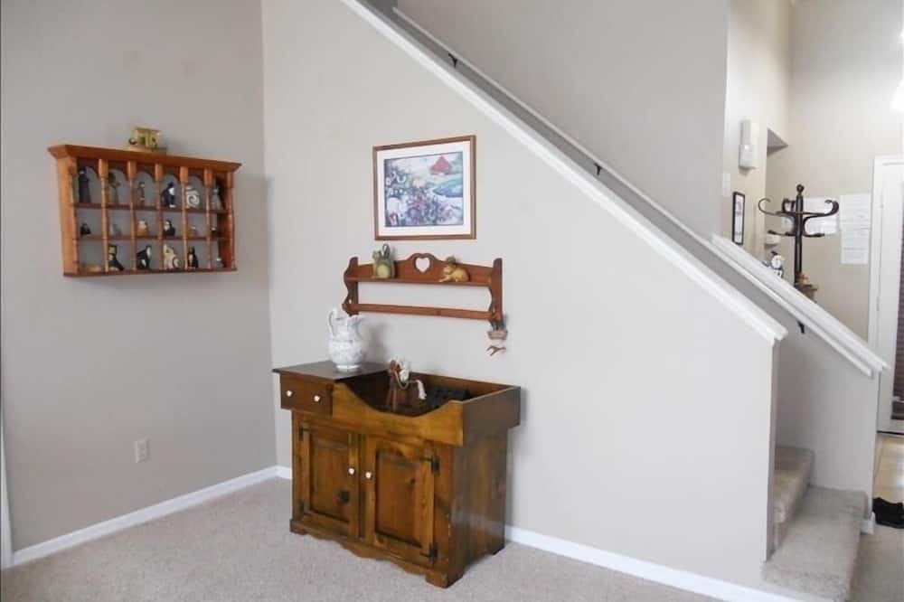 Photo of Bedroom in Lindfields