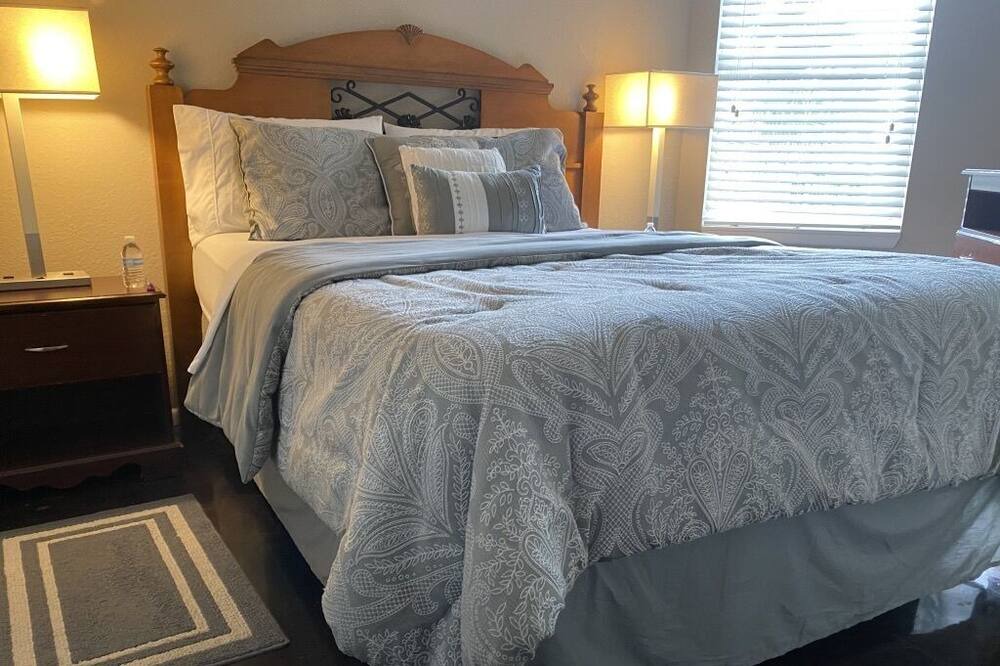 Photo of Bedroom in Channel District