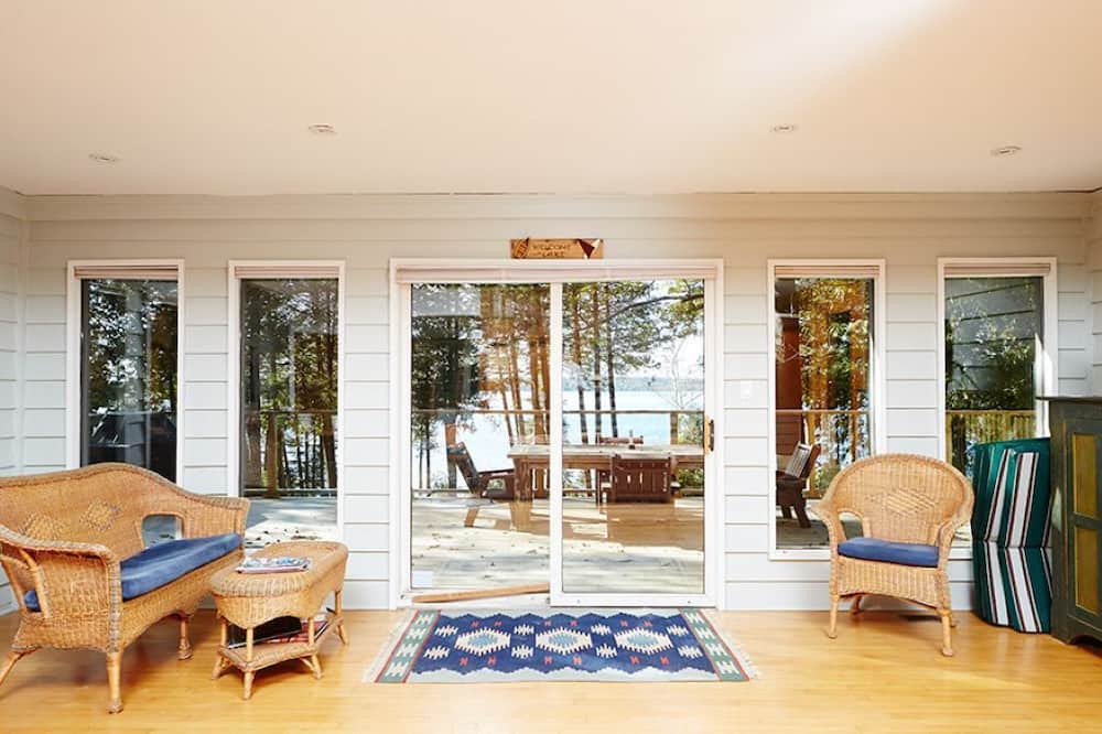Photo of Bedroom in Oro-Medonte