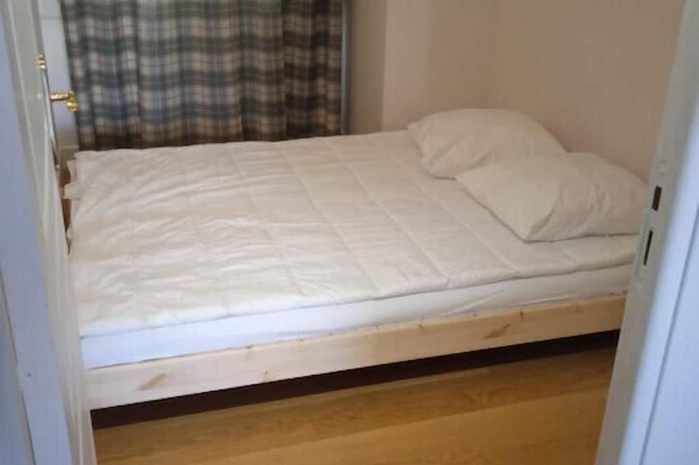 Photo of Bedroom in Suresnes