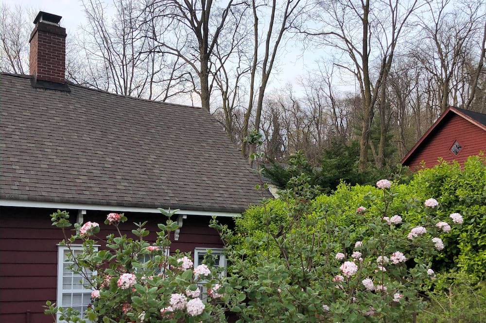 Photo of Outdoor in Roslyn