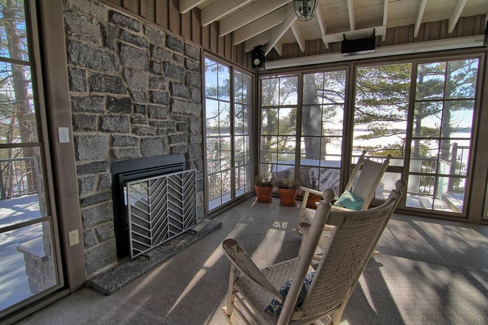 Photo of Livingroom in Bracebridge