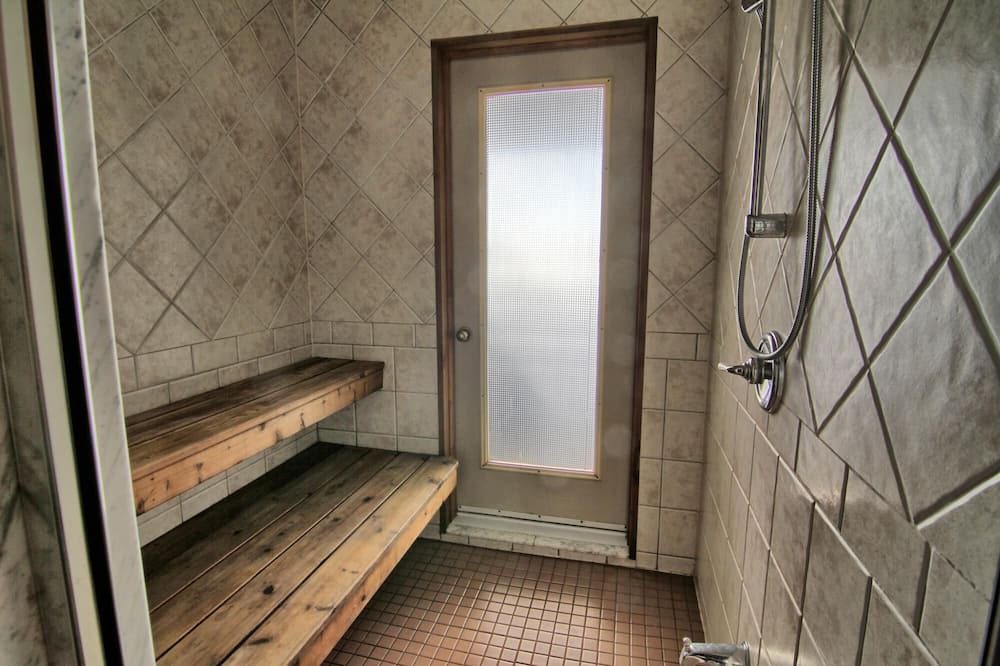 Photo of Bedroom in Bracebridge