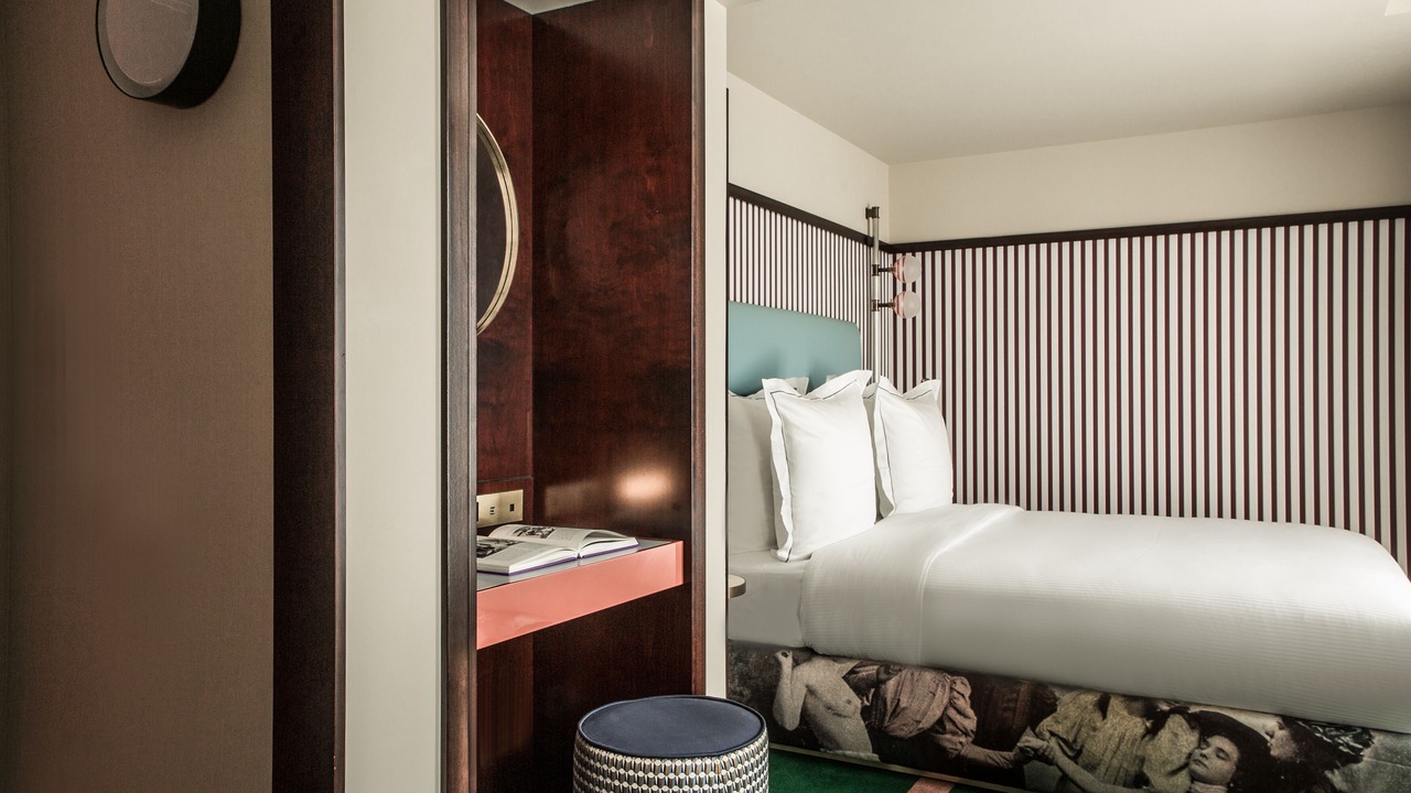Photo of Bedroom in 8th Arrondissement
