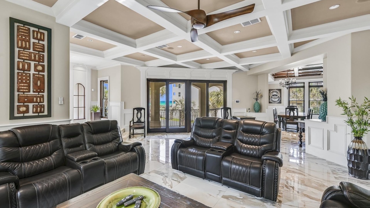 Photo of Livingroom in Avalon Beach Estates