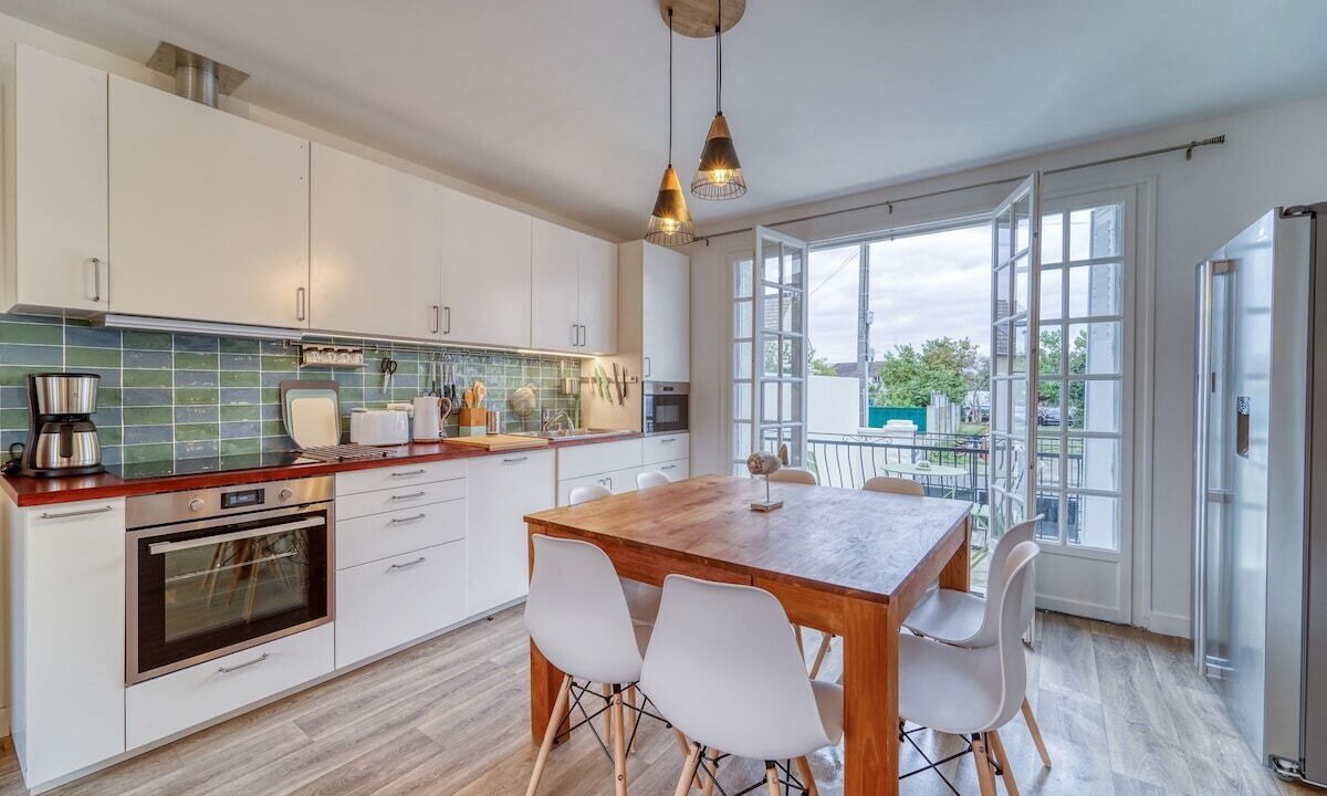 Photo of Kitchen in Stains
