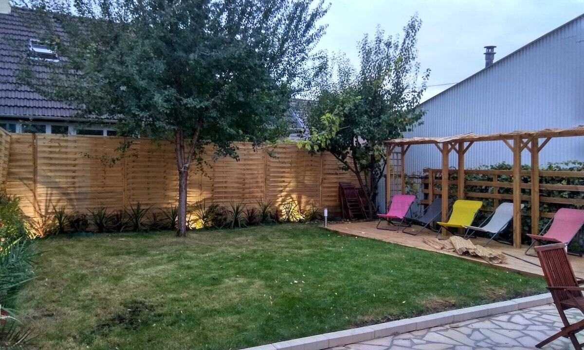 Photo of Outdoor in Stains