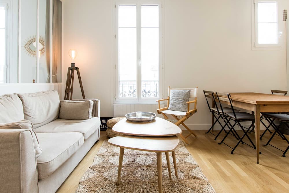 Photo of Livingroom in Les Puces de Saint-Ouen