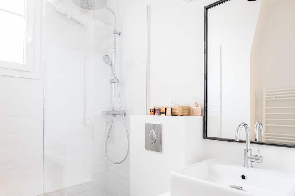 Photo of Bathroom in Les Puces de Saint-Ouen