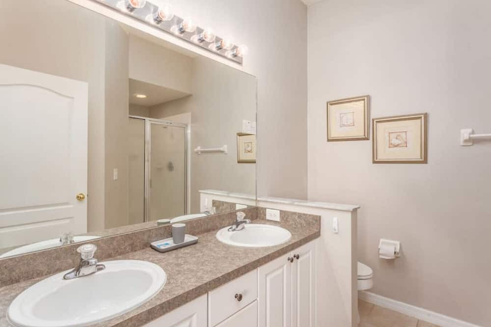 Photo of Bathroom in Tuscan Hills