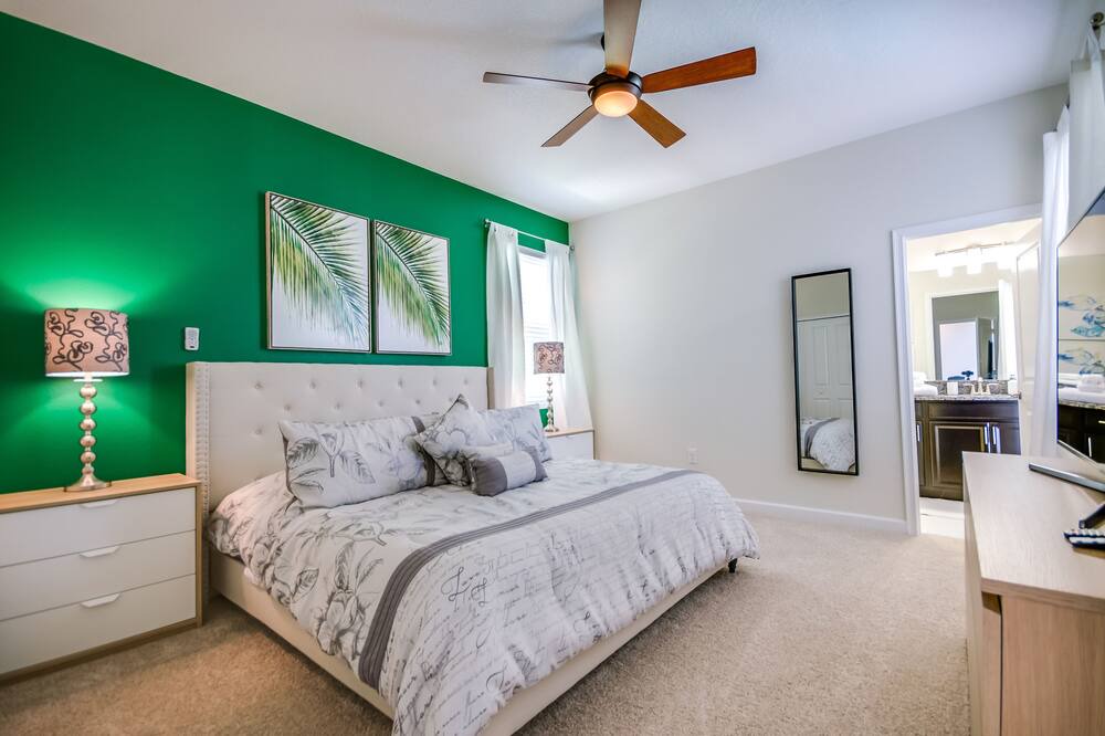 Photo of Bedroom in Davenport