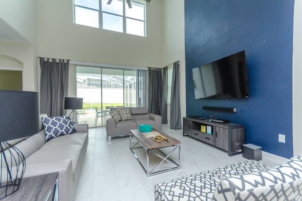 Photo of Livingroom in Davenport