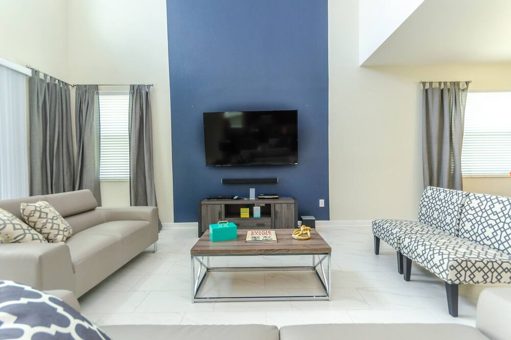 Photo of Livingroom in Davenport