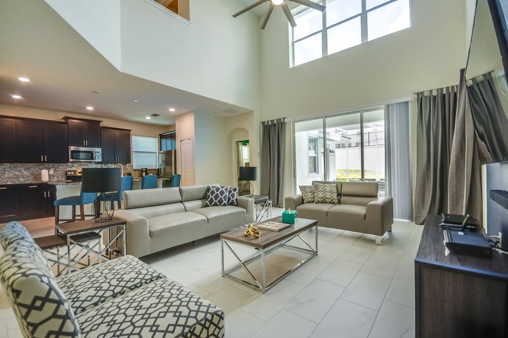 Photo of Livingroom in Davenport