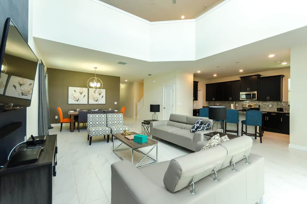 Photo of Livingroom in Davenport