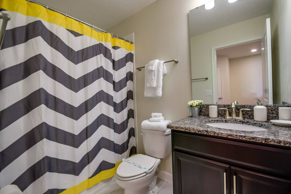 Photo of Bathroom in Davenport