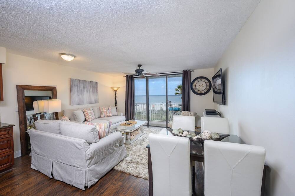 Photo of Livingroom in Ono Island
