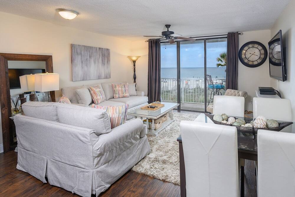 Photo of Livingroom in Ono Island