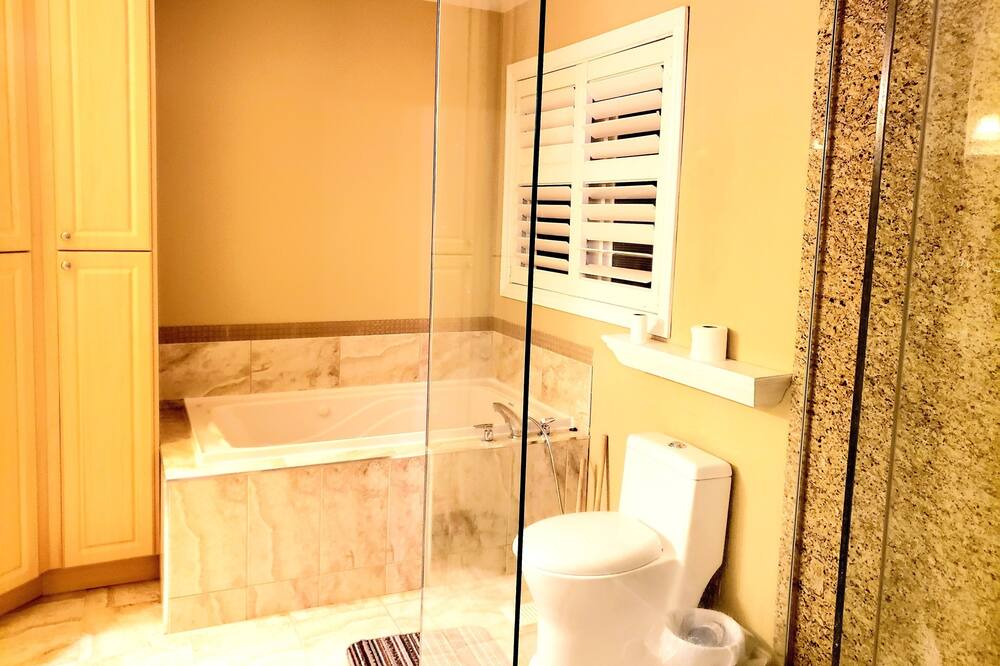 Photo of Bedroom in Erin Mills