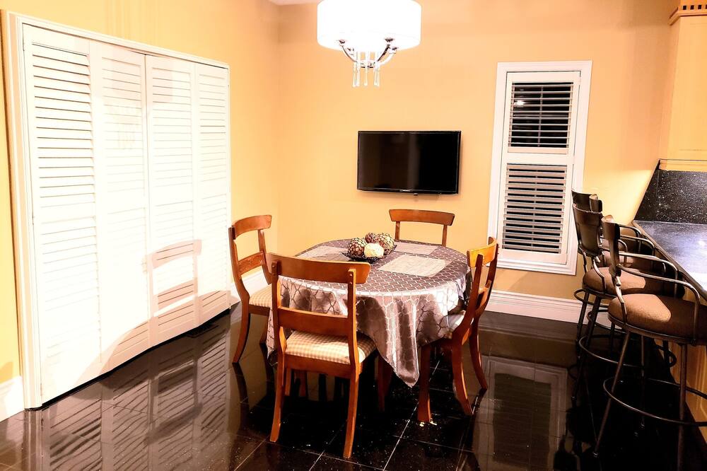 Photo of Bedroom in Erin Mills