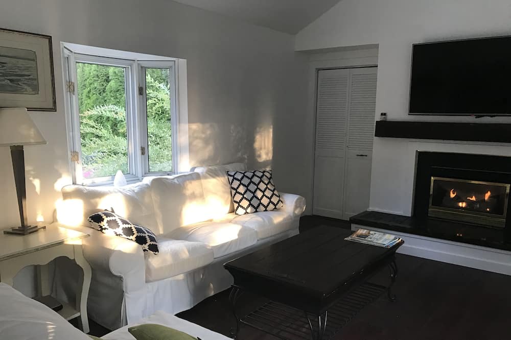 Photo of Livingroom in Thornbury