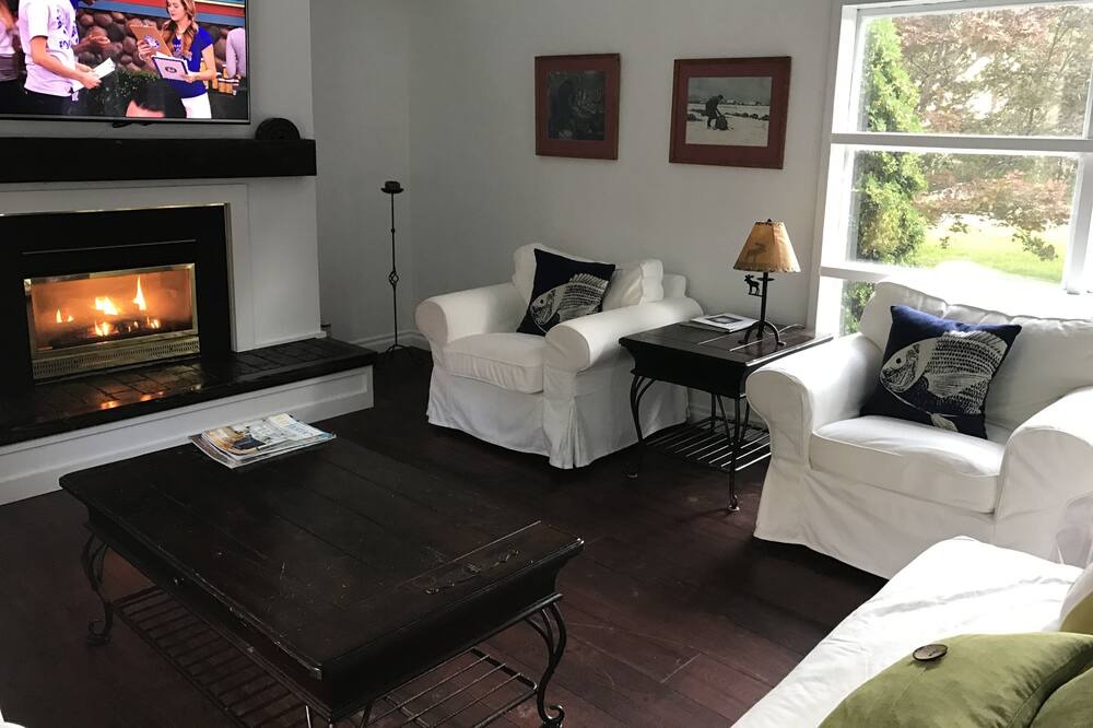 Photo of Livingroom in Thornbury