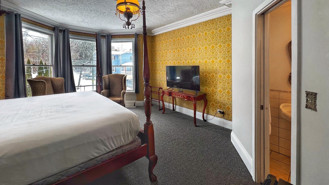 Photo of Bedroom in Bracebridge