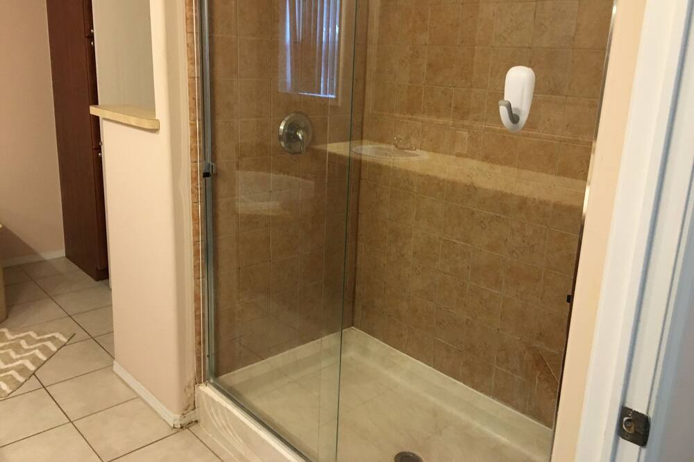 Photo of Bathroom in Tropic