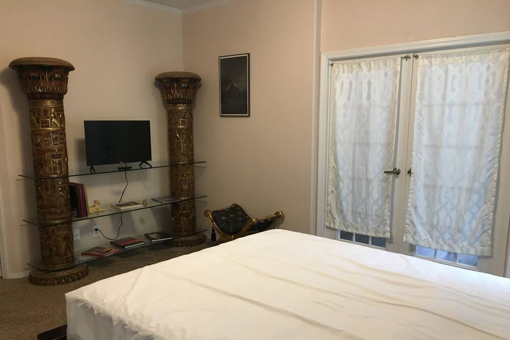 Photo of Bedroom in Tropic