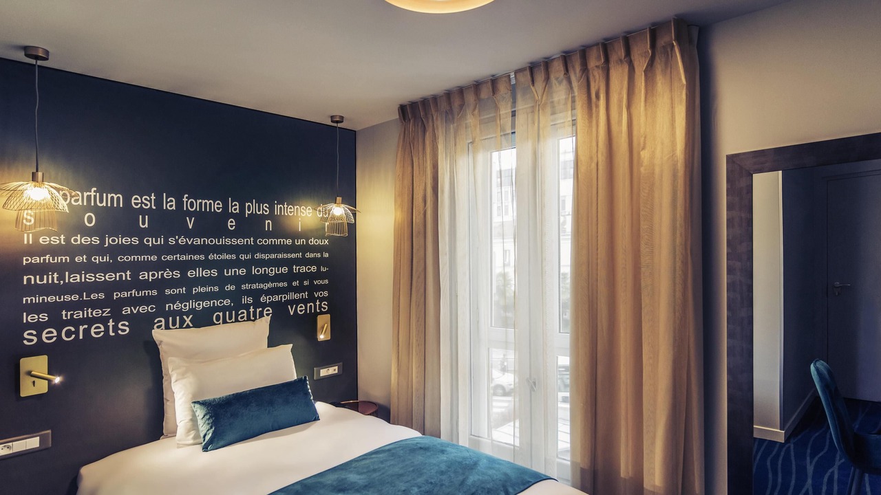 Photo of Bedroom in Suresnes