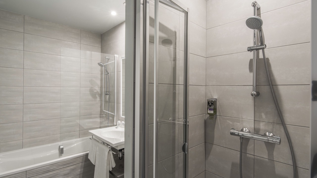 Photo of Bathroom in Suresnes