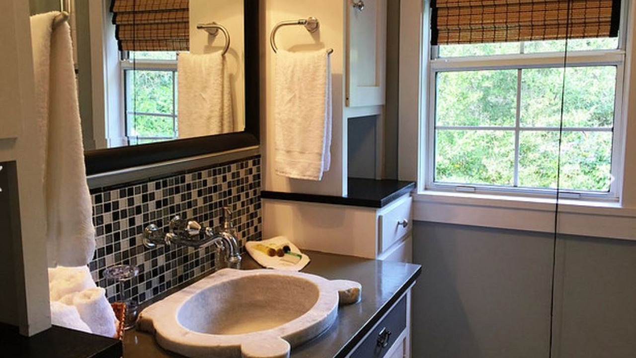 Photo of Bathroom in Brooksville